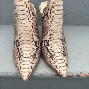 Steve Madden Snakeskin Heels in Cream and Black